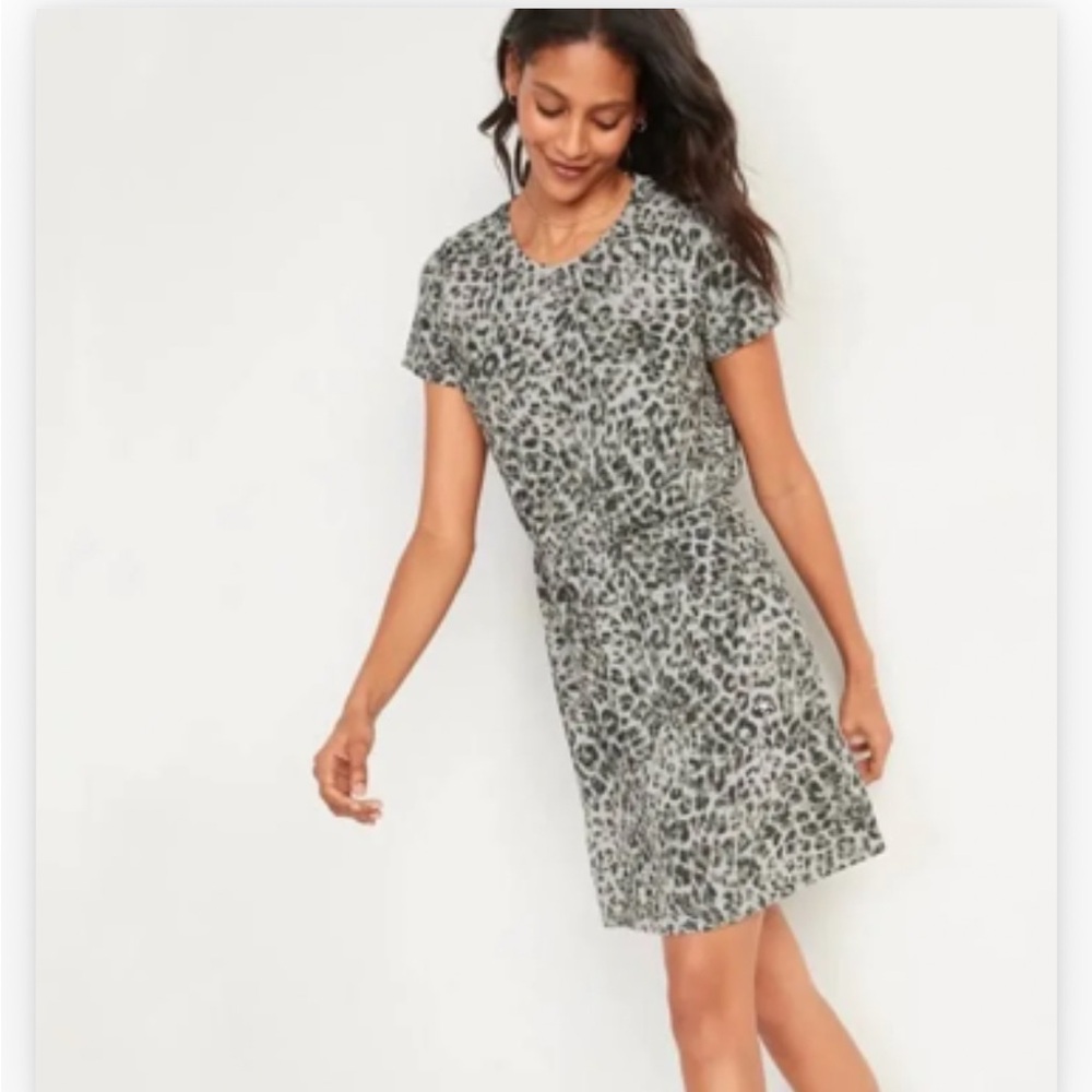 🌵Old Navy Gray Leopard Print Mini Dress